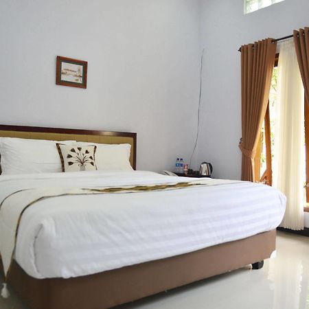 ホテル Malang Hill Syariah Redpartner エクステリア 写真