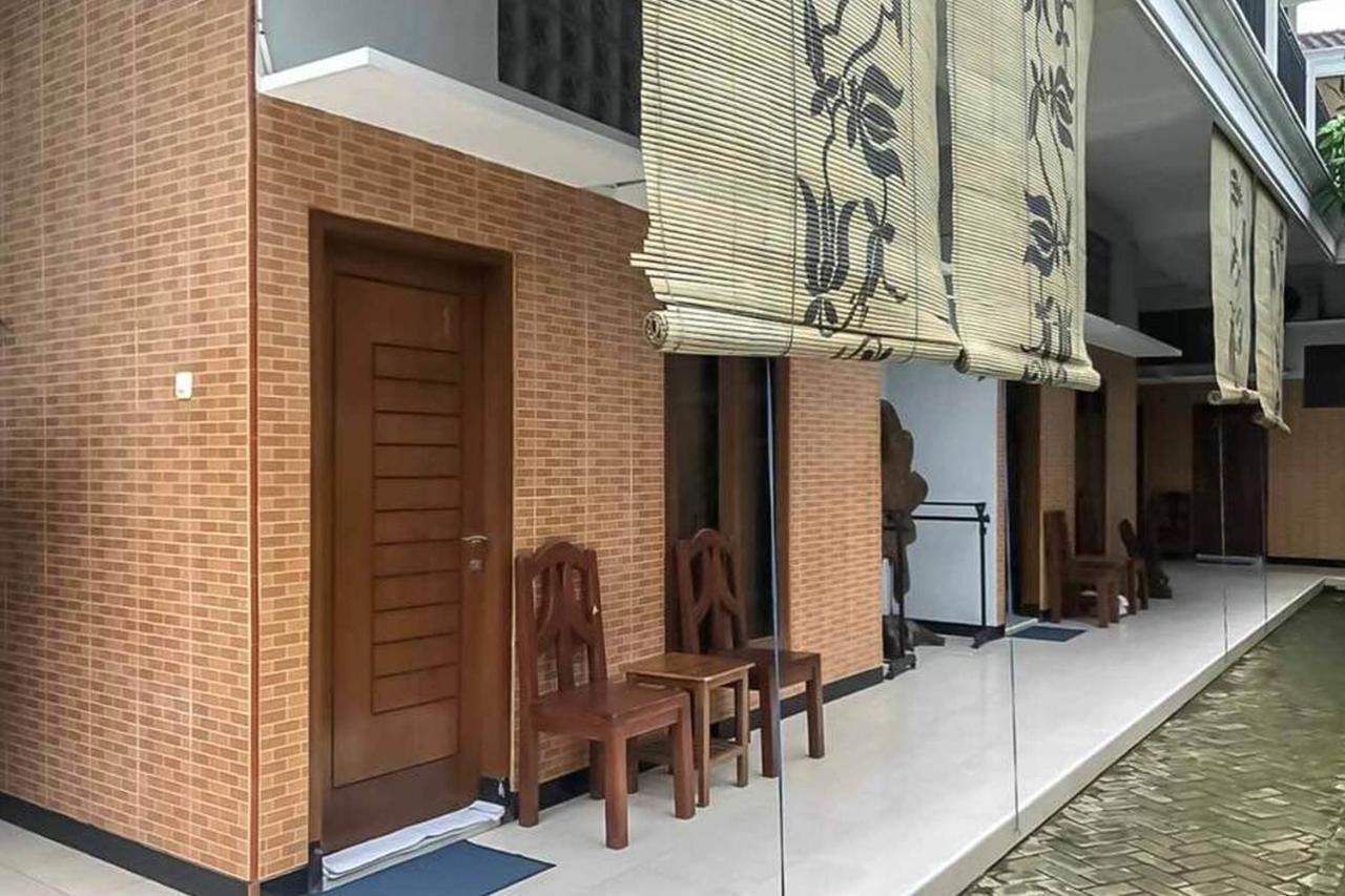 ホテル Malang Hill Syariah Redpartner エクステリア 写真