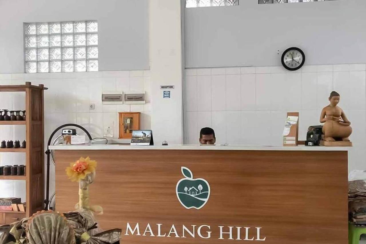 ホテル Malang Hill Syariah Redpartner エクステリア 写真