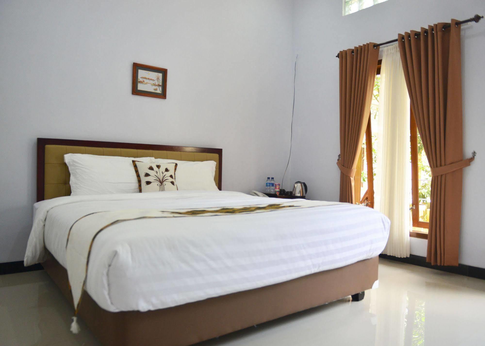ホテル Malang Hill Syariah Redpartner エクステリア 写真