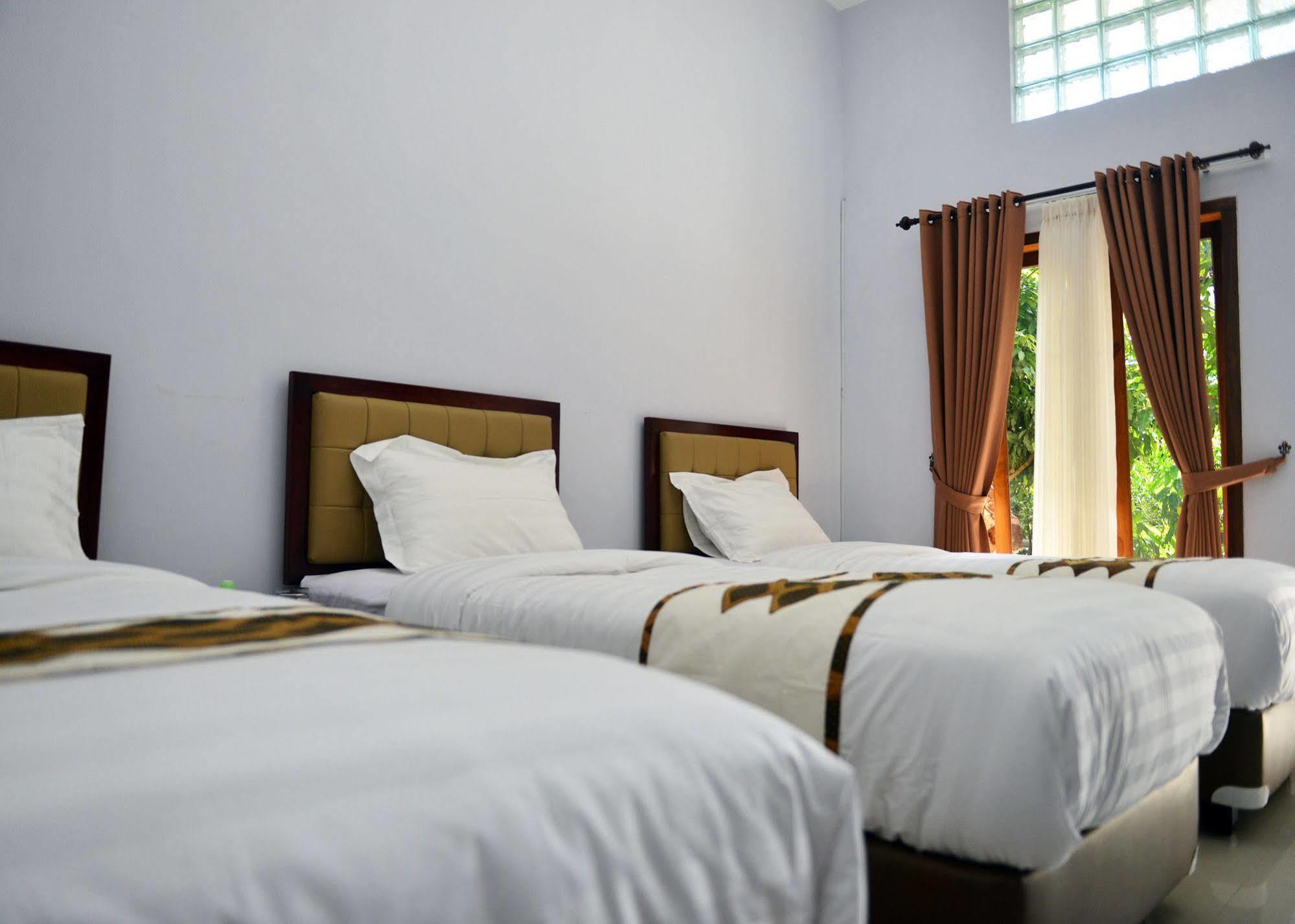 ホテル Malang Hill Syariah Redpartner エクステリア 写真