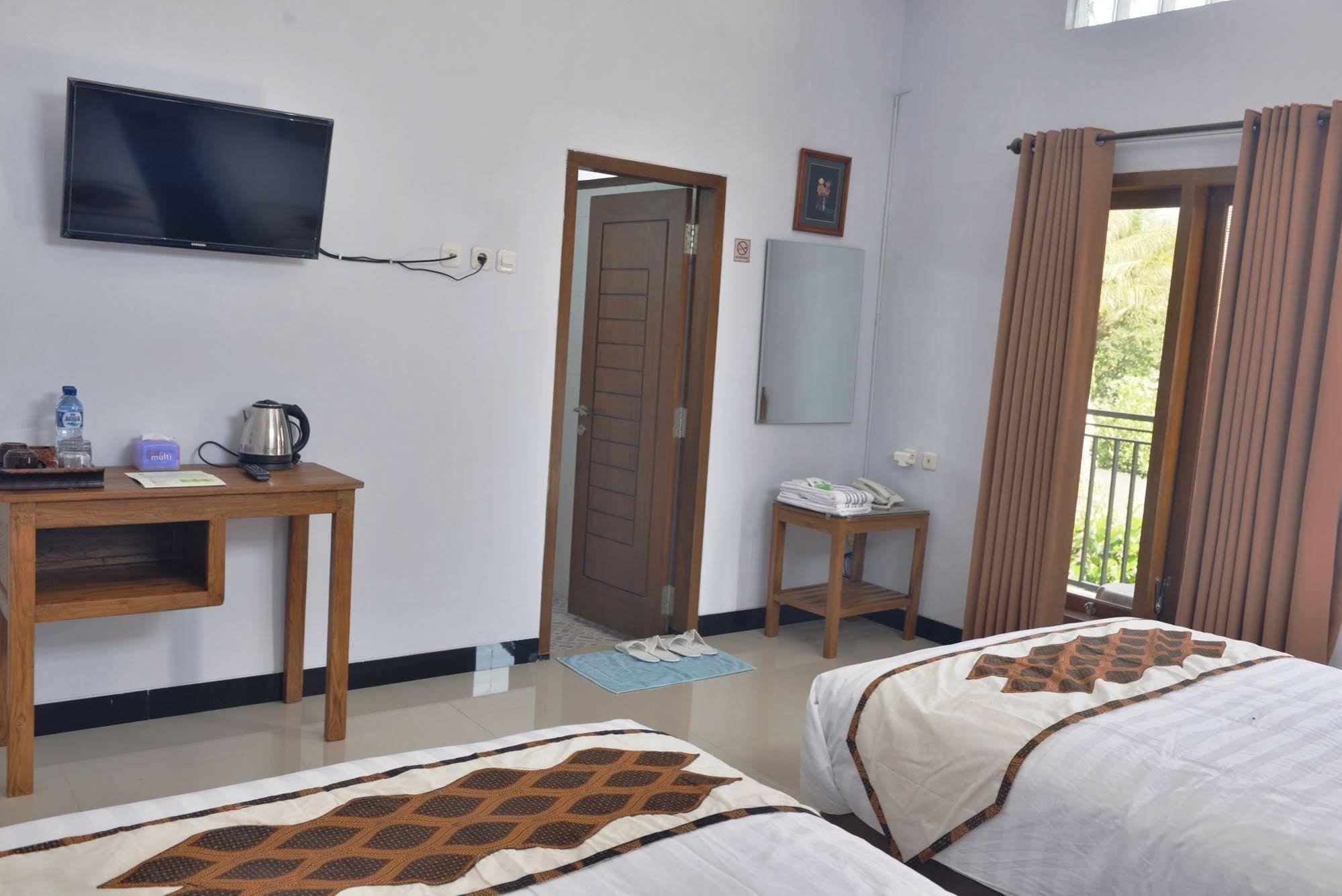 ホテル Malang Hill Syariah Redpartner エクステリア 写真