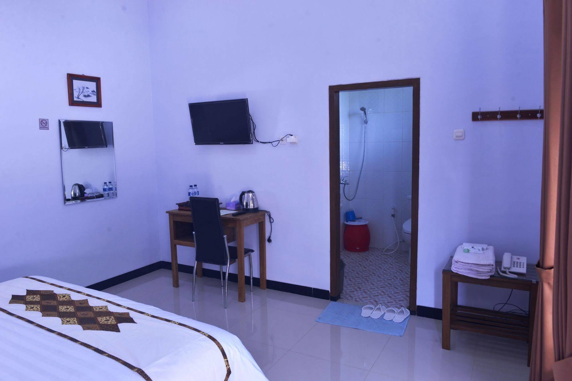 ホテル Malang Hill Syariah Redpartner エクステリア 写真